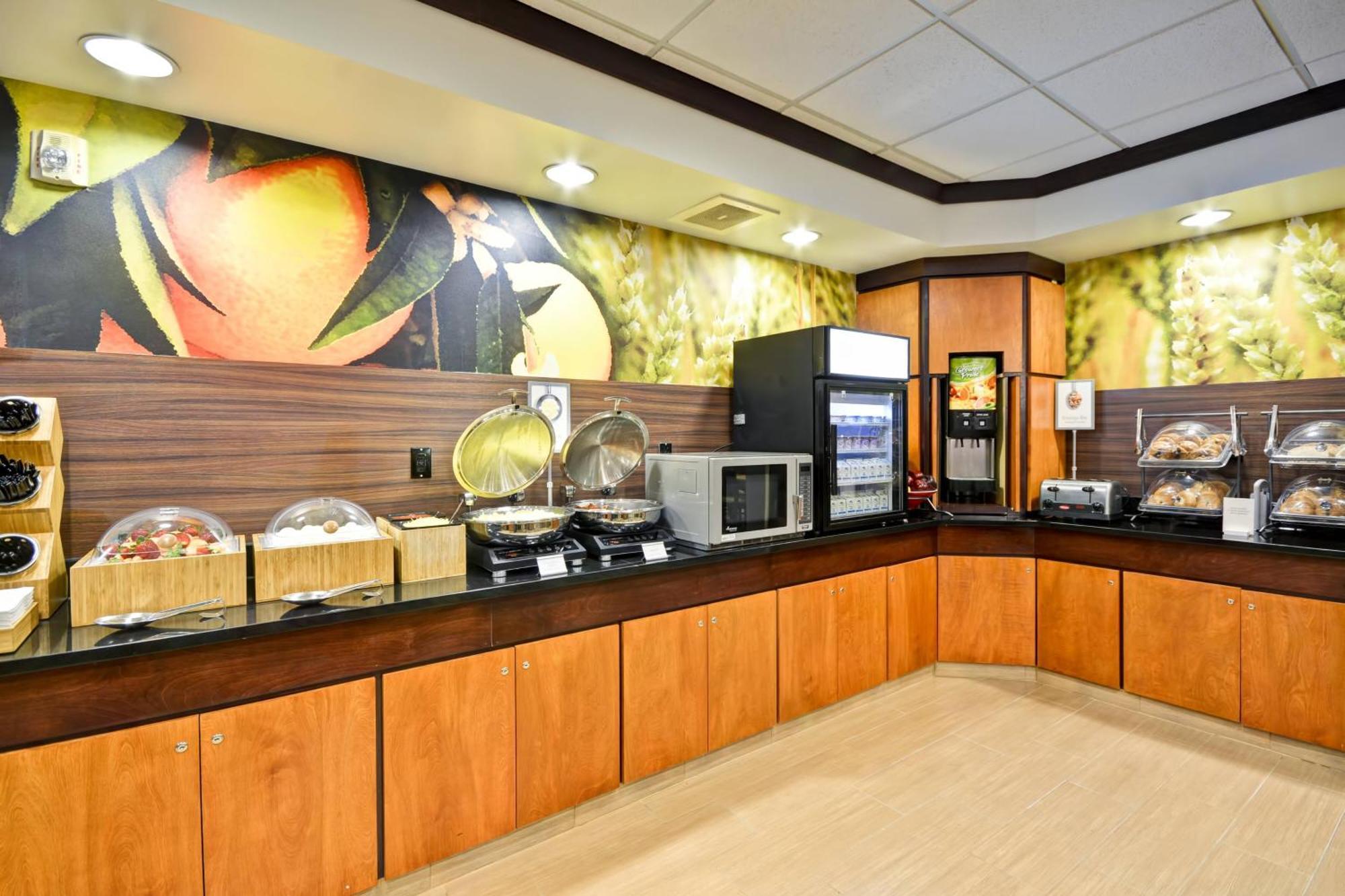 Fairfield & Tampa Fairgrounds/casino Hotel